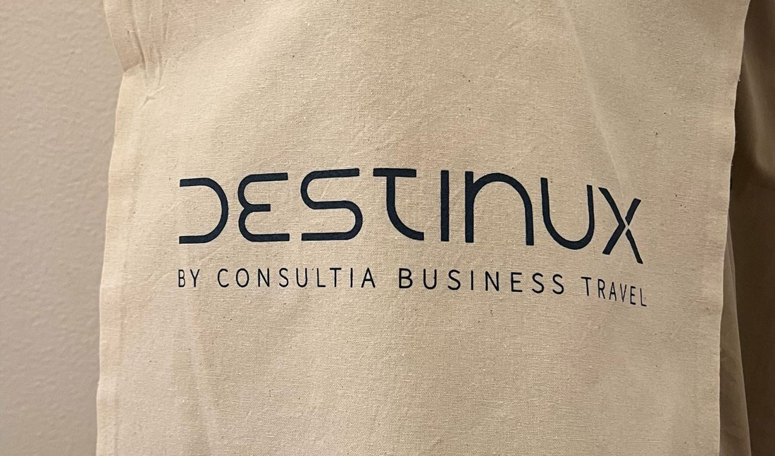 Bolsas de tela con diseño personalizado para eventos corporativos de Destinux