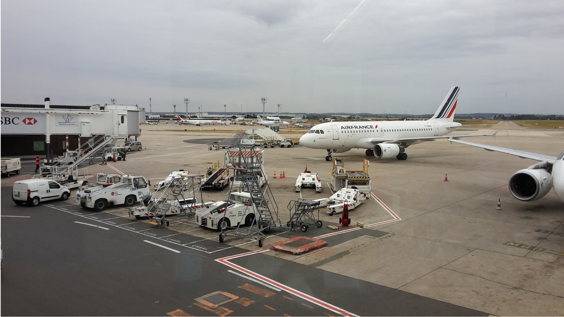 Avant la Toussaint : les aéroports français où le risque de retard est le plus élevé
